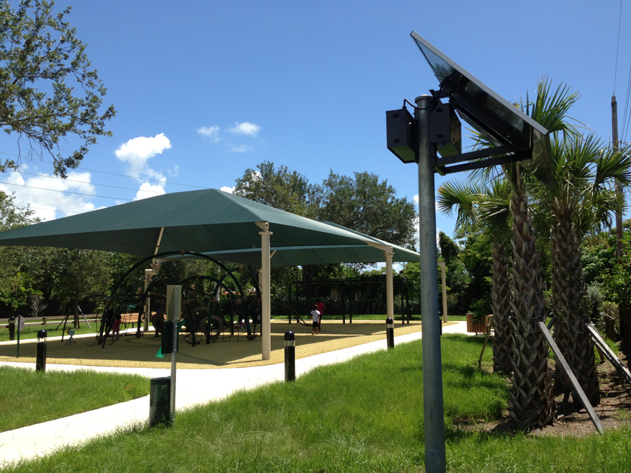 太阳能人行道LED照明护柱